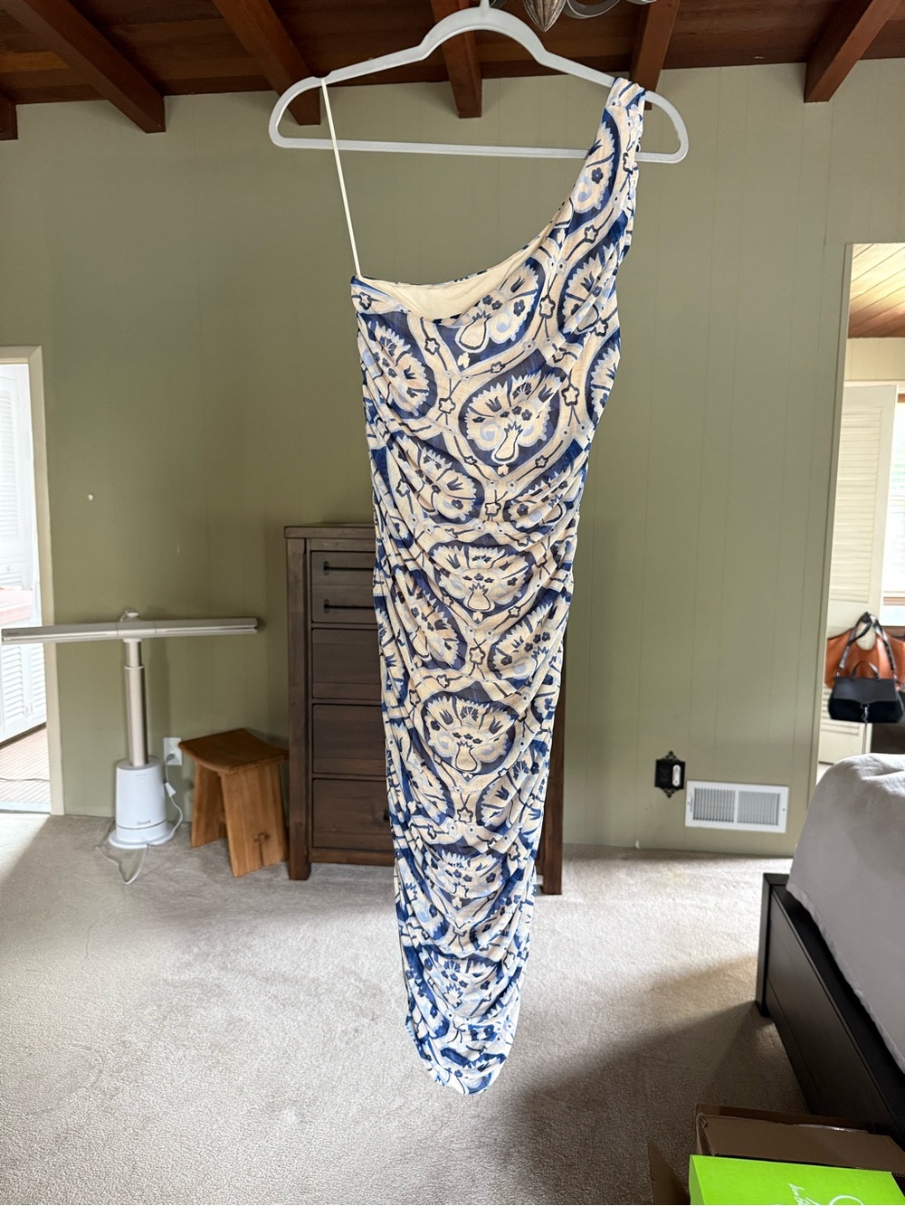 House of Harlow 1960 Blue on Cream Fabric